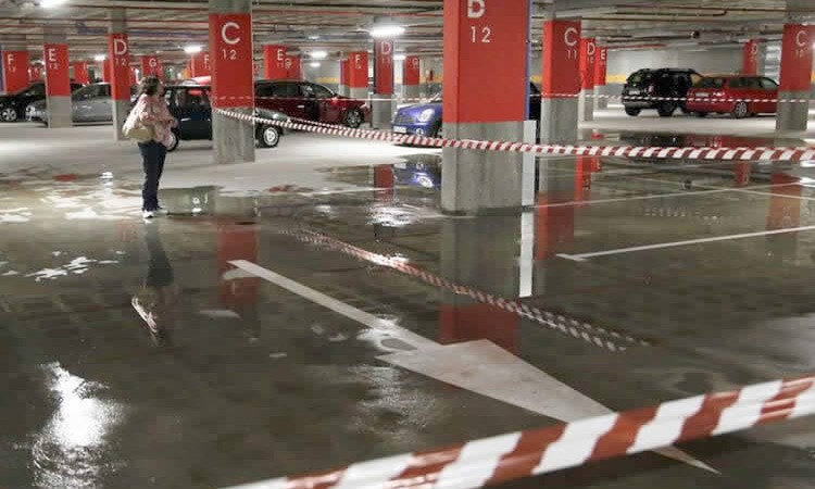 Filtraciones en garaje de edificio